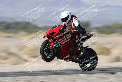 media/Dec-01-2025-Moto Forza (Mon) [[2daa91e15f]]/1-Advanced Group/Session 3 Turn 3 Exit Bump Pans/